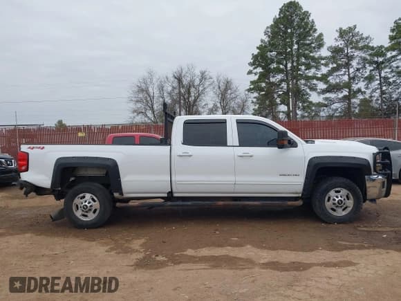 ✅ 2018 Chevrolet Silverado 2500HD LT • VIN: 1GC1KVEYXJF235496 • Лот: 41335300. Опубликован ранее на IAAI с пробегом 208 408 миль. Бесплатный доступ к архиву аукционных продаж из США и подробный отчёт об истории автомобиля на DreamBid. Изображение 14.