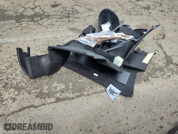 ✅ 2024 Lucid Air Touring • VIN: 50EA1TEA9RA006418 • Lot: 63488285. Listed on Copart with 7,338 mi. Free auction sales archive from the USA and detailed vehicle history report at DreamBid. Image 12.