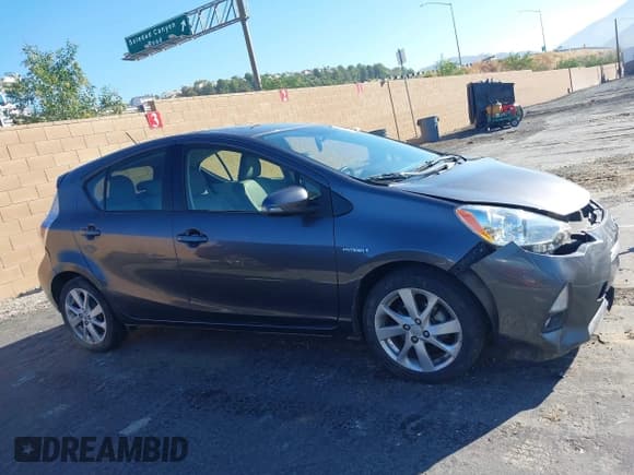 ✅ 2014 Toyota Prius Two • VIN: JTDKDTB38E1075021 • Лот: 43504522. Опубликован ранее на IAAI с пробегом 121 969 миль. Бесплатный доступ к архиву аукционных продаж из США и подробный отчёт об истории автомобиля на DreamBid. Изображение 13.