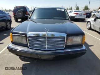 ✅ 1990 Mercedes-Benz 420 SEL • VIN: WDBCA35E6LA549912 • Lot: 69108464. Wystawiony na Copart z przebiegiem 302 188 mil. Bezpłatny archiwum sprzedaży aukcyjnych z USA i szczegółowy raport historii pojazdu na DreamBid. Zdjęcie 5.