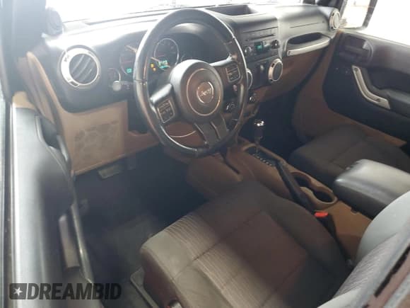 ✅ 2011 Jeep Wrangler Sahara • VIN: 1J4AA5D18BL606384 • Лот: 61341025. Опубликован ранее на Copart с пробегом 136 770 миль. Бесплатный доступ к архиву аукционных продаж из США и подробный отчёт об истории автомобиля на DreamBid. Изображение 8.