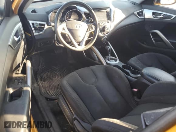 ✅ 2012 Hyundai Veloster w/Black Int • VIN: KMHTC6AD2CU034944 • Lot: 72098654. Wystawiony na Copart z przebiegiem 200 132 mil. Bezpłatny archiwum sprzedaży aukcyjnych z USA i szczegółowy raport historii pojazdu na DreamBid. Zdjęcie 8.