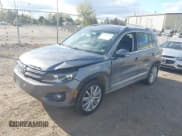 ✅ 2013 Volkswagen Tiguan S • VIN: WVGAV3AX9DW615180 • Lot: 43451249. Wystawiony na IAAI z przebiegiem 130 317 mil. Bezpłatny archiwum sprzedaży aukcyjnych z USA i szczegółowy raport historii pojazdu na DreamBid. Zdjęcie 2.