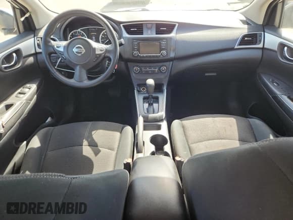 ✅ 2018 Nissan Sentra S • VIN: 3N1AB7AP2JY334947 • Lot: 84950165. Wystawiony na Copart z przebiegiem 167 361 mil. Bezpłatny archiwum sprzedaży aukcyjnych z USA i szczegółowy raport historii pojazdu na DreamBid. Zdjęcie 8.