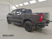 ✅ 2020 Chevrolet Silverado 1500 LT Trail Boss • VIN: 3GCPYFED5LG108362 • Lot: 95988525. Wystawiony na Copart z przebiegiem 78 061 mil. Bezpłatny archiwum sprzedaży aukcyjnych z USA i szczegółowy raport historii pojazdu na DreamBid. Zdjęcie 2.