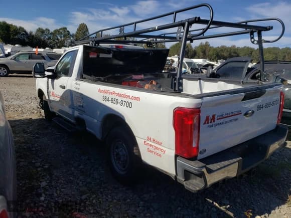 ✅ 2023 Ford F-250 XL • VIN: 1FTBF2AA9PED32185 • Лот: 76680474. Опубликован ранее на Copart с пробегом Не указан. Бесплатный доступ к архиву аукционных продаж из США и подробный отчёт об истории автомобиля на DreamBid. Изображение 2.