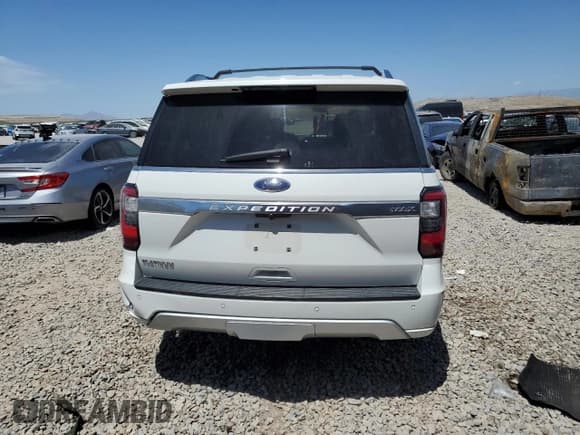 ✅ 2020 Ford Expedition Max Platinum • VIN: 1FMJK1MT5LEA92475 • Lot: 58872975. Wystawiony na Copart z przebiegiem 63 215 mil. Bezpłatny archiwum sprzedaży aukcyjnych z USA i szczegółowy raport historii pojazdu na DreamBid. Zdjęcie 6.