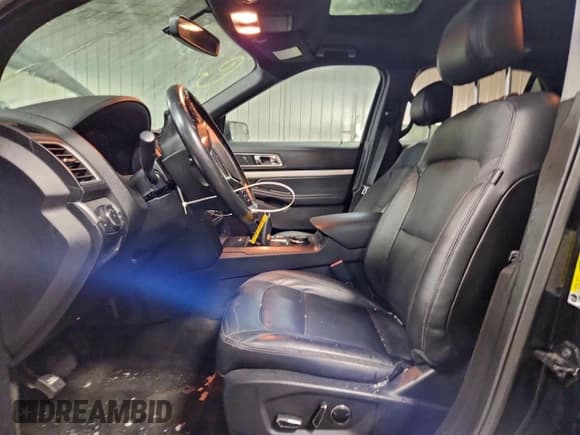 ✅ 2017 Ford Explorer XLT • VIN: 1FM5K8DH5HGA83096 • Lot: 95217575. Wystawiony na Copart z przebiegiem 46 412 mil. Bezpłatny archiwum sprzedaży aukcyjnych z USA i szczegółowy raport historii pojazdu na DreamBid. Zdjęcie 7.