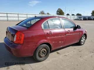2008 Hyundai Accent GLS z VIN KMHCN46C08U279134, wystawiony jako Copart lot #78236604 z przebiegiem 169 562 mil mil oraz Czysty tytuł • Clean title. Historia ofert i sprzedaży dostępna na DreamBid. Obrazek 3.