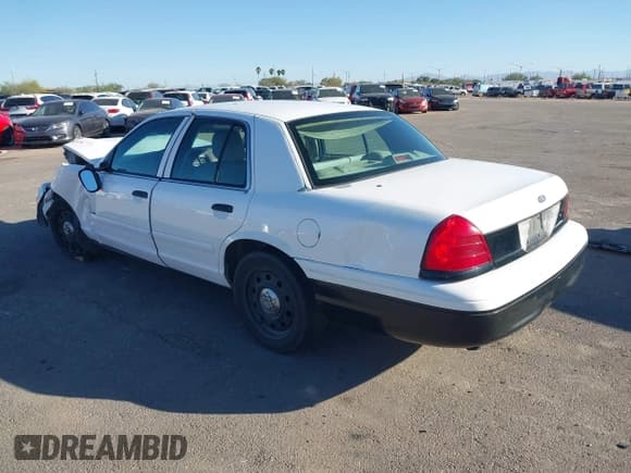 ✅ 2006 Ford Police Interceptor • VIN: 2FAHP71W66X101442 • Lot: 43570578. Wystawiony na IAAI z przebiegiem Nie podano. Bezpłatny archiwum sprzedaży aukcyjnych z USA i szczegółowy raport historii pojazdu na DreamBid. Zdjęcie 3.