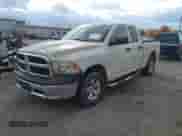 2013 Ram 1500 Tradesman z VIN 1C6RR7FP2DS514735, wystawiony jako IAAI lot #43581832 z przebiegiem Nie podano mil oraz . Historia ofert i sprzedaży dostępna na DreamBid. Obrazek 17.