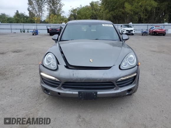 ✅ 2012 Porsche Cayenne S • VIN: WP1AB2A23CLA40374 • Lot: 85318275. Wystawiony na Copart z przebiegiem 218 654 mil. Bezpłatny archiwum sprzedaży aukcyjnych z USA i szczegółowy raport historii pojazdu na DreamBid. Zdjęcie 5.