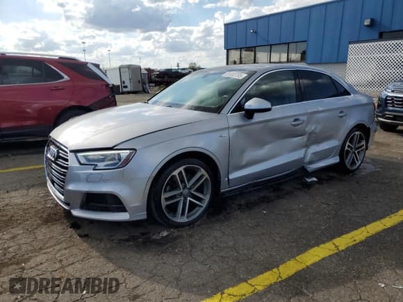 ✅ 2018 Audi A3 • VIN: WAUJ8HFF5J1063952 • Lot: 85532795. Wystawiony na Copart z przebiegiem 69 371 mil. Bezpłatny archiwum sprzedaży aukcyjnych z USA i szczegółowy raport historii pojazdu na DreamBid. Zdjęcie 1.