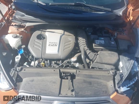 ✅ 2016 Hyundai Veloster Turbo • VIN: KMHTC6AE9GU285572 • Lot: 41366004. Wystawiony na IAAI z przebiegiem 86 358 mil. Bezpłatny archiwum sprzedaży aukcyjnych z USA i szczegółowy raport historii pojazdu na DreamBid. Zdjęcie 10.