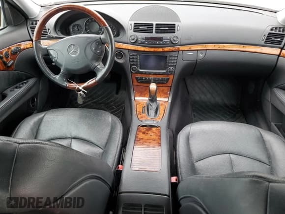 ✅ 2005 Mercedes-Benz E 500 • VIN: WDBUF83J75X170081 • Lot: 82342585. Wystawiony na Copart z przebiegiem 153 205 mil. Bezpłatny archiwum sprzedaży aukcyjnych z USA i szczegółowy raport historii pojazdu na DreamBid. Zdjęcie 8.