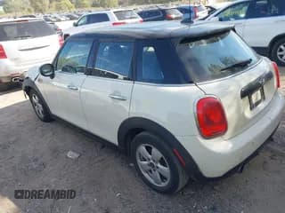 ✅ 2016 MINI Hardtop 4 Door • VIN: WMWXU1C5XG2D09554 • Lot: 43414237. Wystawiony na IAAI z przebiegiem 126 478 mil. Bezpłatny archiwum sprzedaży aukcyjnych z USA i szczegółowy raport historii pojazdu na DreamBid. Zdjęcie 3.