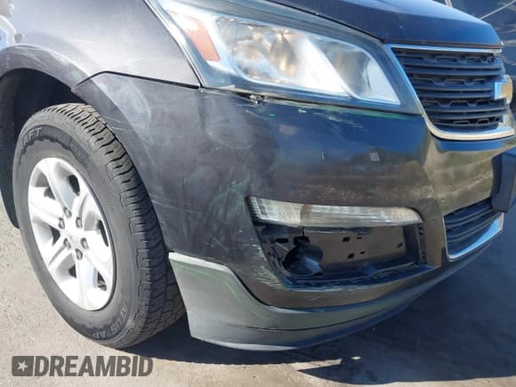 ✅ 2015 Chevrolet Traverse LS • VIN: 1GNKRFED0FJ128150 • Lot: 43406845. Wystawiony na IAAI z przebiegiem 125 459 mil. Bezpłatny archiwum sprzedaży aukcyjnych z USA i szczegółowy raport historii pojazdu na DreamBid. Zdjęcie 6.