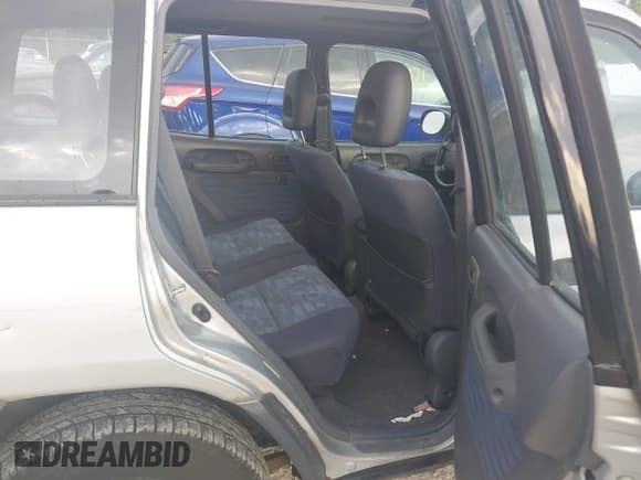 ✅ 1997 Toyota RAV4 • VIN: JT3HP10V0V7025810 • Lot: 42988289. Listed on IAAI with 21,420 mi. Free auction sales archive from the USA and detailed vehicle history report at DreamBid. Image 8.