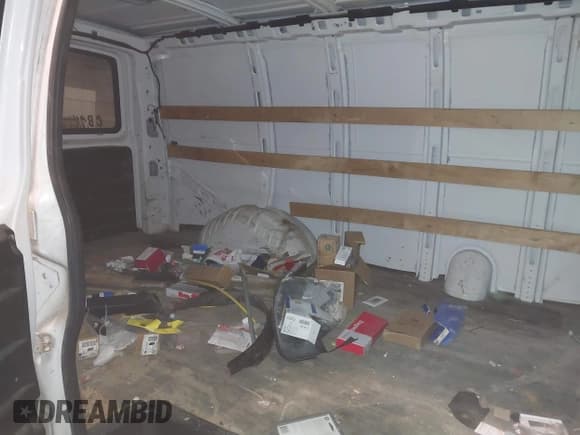 ✅ 2014 GMC Savana Cargo • VIN: 1GTW7FCA5E1906322 • Lot: 41617638. Listed on IAAI with Not provided. Free auction sales archive from the USA and detailed vehicle history report at DreamBid. Image 8.