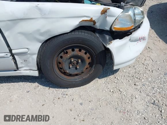 ✅ 1996 Honda Civic LX • VIN: 1HGEJ6604TL015165 • Lot: 39698664. Listed on IAAI with 187,937 mi. Free auction sales archive from the USA and detailed vehicle history report at DreamBid. Image 6.