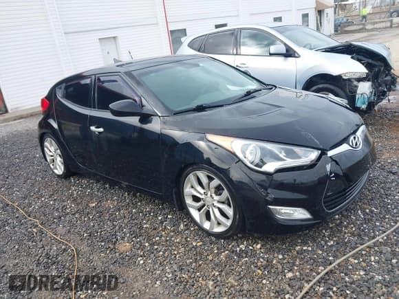 ✅ 2013 Hyundai Veloster w/Black Int • VIN: KMHTC6AD7DU092257 • Lot: 41464977. Wystawiony na IAAI z przebiegiem 151 152 mil. Bezpłatny archiwum sprzedaży aukcyjnych z USA i szczegółowy raport historii pojazdu na DreamBid. Zdjęcie 1.