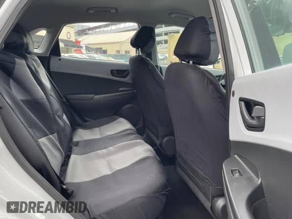 2019 Hyundai Kona SE с VIN KM8K12AA9KU266794, выставлен на аукционе Copart как лот 43103713 с пробегом 84 156 миль миль и . История ставок и продаж доступна на DreamBid. Изображение 6.