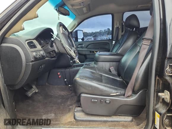 ✅ 2014 Chevrolet Silverado 2500HD LTZ • VIN: 1GC1KYC89EF108491 • Лот: 81073475. Опубликован ранее на Copart с пробегом 239 530 миль. Бесплатный доступ к архиву аукционных продаж из США и подробный отчёт об истории автомобиля на DreamBid. Изображение 7.