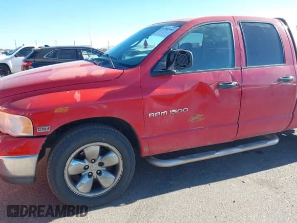 ✅ 2005 Dodge 1500 SLT • VIN: 1D7HA18DX5S300949 • Lot: 43702693. Wystawiony na IAAI z przebiegiem 257 785 mil. Bezpłatny archiwum sprzedaży aukcyjnych z USA i szczegółowy raport historii pojazdu na DreamBid. Zdjęcie 6.