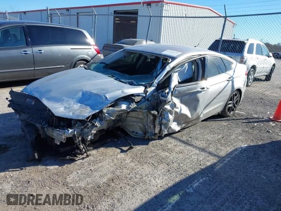 ✅ 2016 Ford Fusion SE • VIN: 1FA6P0H7XG5114968 • Lot: 43710741. Listed on IAAI with 236,540 mi. Free auction sales archive from the USA and detailed vehicle history report at DreamBid. Image 18.