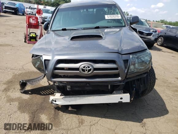 ✅ 2010 Toyota Tacoma • VIN: 5TEMU4FN7AZ680187 • Lot: 61828295. Listed on Copart with 240,661 mi. Free auction sales archive from the USA and detailed vehicle history report at DreamBid. Image 5.
