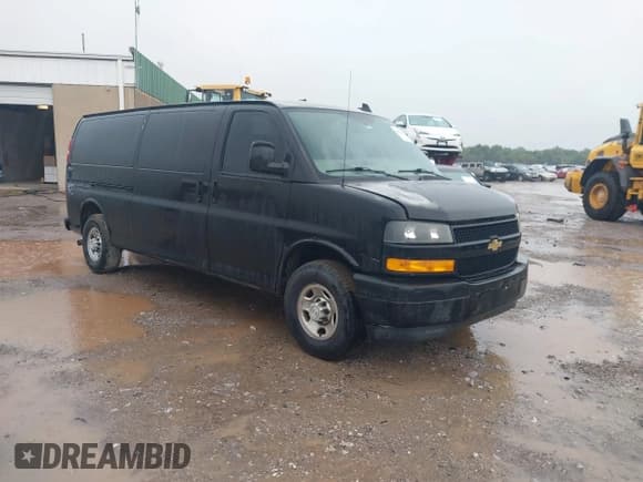 ✅ 2019 Chevrolet Express Cargo • VIN: 1GCWGBFPXK1228249 • Лот: 42830263. Опубликован ранее на IAAI с пробегом 304 812 миль. Бесплатный доступ к архиву аукционных продаж из США и подробный отчёт об истории автомобиля на DreamBid. Изображение 1.