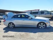 ✅ 2012 Mercedes-Benz E 350 Luxury • VIN: WDDHF5KB5CA604919 • Lot: 43045662. Wystawiony na IAAI z przebiegiem 139 506 mil. Bezpłatny archiwum sprzedaży aukcyjnych z USA i szczegółowy raport historii pojazdu na DreamBid. Zdjęcie 12.