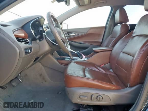 2017 Chevrolet Malibu LT z VIN 1G1ZE5ST0HF138233, wystawiony jako Copart lot #84205955 z przebiegiem 140 699 mil mil oraz Szkoda całkowita • Salvage title. Historia ofert i sprzedaży dostępna na DreamBid. Obrazek 7.