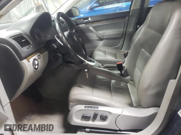 ✅ 2005 Volkswagen Jetta 2.5L • VIN: 3VWDF71K45M604483 • Lot: 81679484. Listed on Copart with 138,926 mi. Free auction sales archive from the USA and detailed vehicle history report at DreamBid. Image 7.