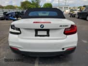 ✅ 2015 BMW 2 Series • VIN: WBS1M1C56FVZ99251 • Lot: 61918165. Wystawiony na Copart z przebiegiem 118 149 mil. Bezpłatny archiwum sprzedaży aukcyjnych z USA i szczegółowy raport historii pojazdu na DreamBid. Zdjęcie 6.