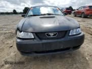 ✅ 2002 Ford Mustang Standard • VIN: 1FAFP40442F218397 • Lot: 82153245. Listed on Copart with 183,356 mi. Free auction sales archive from the USA and detailed vehicle history report at DreamBid. Image 5.