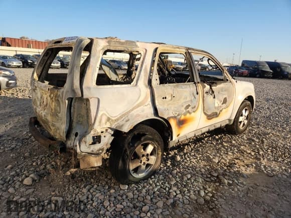 ✅ 2009 Ford Escape XLT • VIN: 1FMCU93G49KA21400 • Lot: 92828225. Listed on Copart with Not provided. Free auction sales archive from the USA and detailed vehicle history report at DreamBid. Image 3.