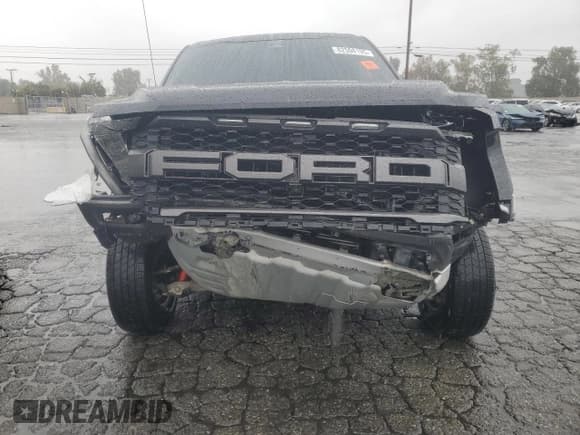 ✅ 2022 Ford F-150 Raptor • VIN: 1FTFW1RG7NFB60640 • Lot: 82508195. Wystawiony na Copart z przebiegiem 61 084 mil. Bezpłatny archiwum sprzedaży aukcyjnych z USA i szczegółowy raport historii pojazdu na DreamBid. Zdjęcie 5.