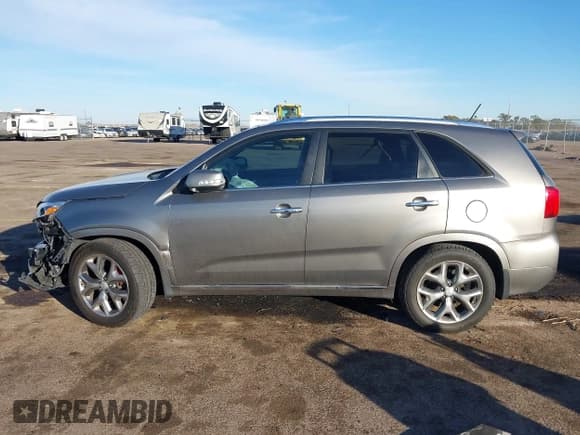 ✅ 2014 Kia Sorento SX Limited • VIN: 5XYKWDA70EG539276 • Lot: 43597745. Listed on IAAI with 112,493 mi. Free auction sales archive from the USA and detailed vehicle history report at DreamBid. Image 15.