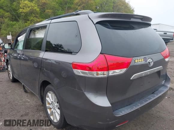 ✅ 2012 Toyota Sienna XLE • VIN: 5TDDK3DC8CS044153 • Lot: 42174323. Wystawiony na IAAI z przebiegiem 132 828 mil. Bezpłatny archiwum sprzedaży aukcyjnych z USA i szczegółowy raport historii pojazdu na DreamBid. Zdjęcie 3.