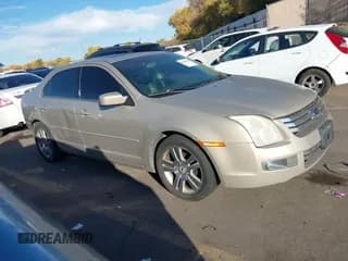 ✅ 2007 Ford Fusion SEL • VIN: 3FAHP08Z87R261247 • Lot: 43580793. Wystawiony na IAAI z przebiegiem 229 742 mil. Bezpłatny archiwum sprzedaży aukcyjnych z USA i szczegółowy raport historii pojazdu na DreamBid. Zdjęcie 1.