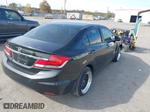 ✅ 2015 Honda Civic LX • VIN: 19XFB2F53FE008094 • Лот: 43536687. Опубликован ранее на IAAI с пробегом 236 157 миль. Бесплатный доступ к архиву аукционных продаж из США и подробный отчёт об истории автомобиля на DreamBid. Изображение 4.