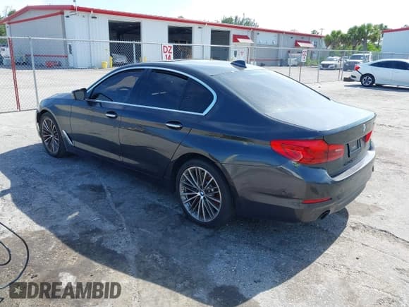 ✅ 2017 BMW 5 Series 530i • VIN: WBAJA5C32HG894488 • Lot: 42673148. Listed on IAAI with 150,326 mi. Free auction sales archive from the USA and detailed vehicle history report at DreamBid. Image 3.