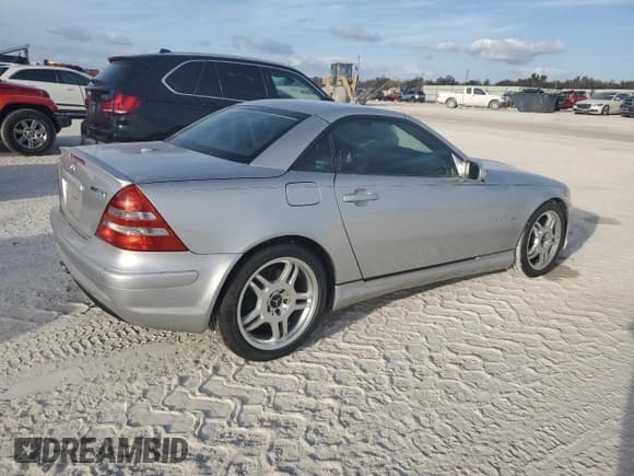 ✅ 2004 Mercedes-Benz SLK 3.2L AMG • VIN: WDBKK66F64F302248 • Lot: 76944354. Wystawiony na Copart z przebiegiem Nie podano. Bezpłatny archiwum sprzedaży aukcyjnych z USA i szczegółowy raport historii pojazdu na DreamBid. Zdjęcie 3.