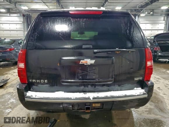 ✅ 2010 Chevrolet Tahoe LTZ • VIN: 1GNUKCE09AR161814 • Lot: 94528745. Listed on Copart with 205,915 mi. Free auction sales archive from the USA and detailed vehicle history report at DreamBid. Image 6.