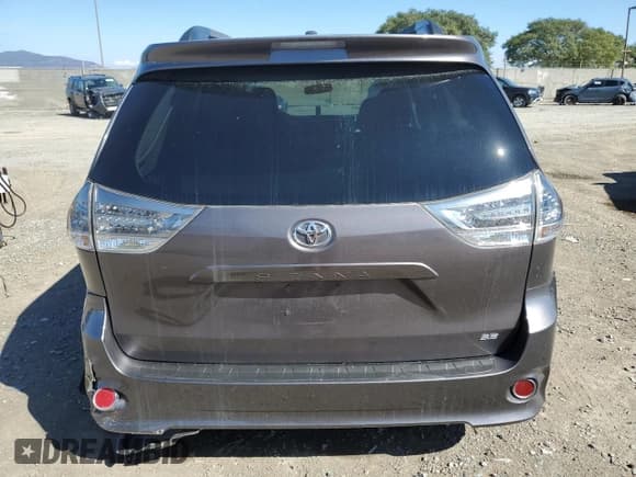 ✅ 2012 Toyota Sienna SE • VIN: 5TDXK3DC5CS239687 • Lot: 71195805. Listed on Copart with 115,143 mi. Free auction sales archive from the USA and detailed vehicle history report at DreamBid. Image 6.