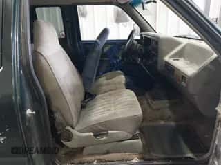 1996 Dodge Dakota z VIN 1B7GG23X2TS588149, wystawiony jako IAAI lot #41606018 z przebiegiem 186 420 mil mil oraz . Historia ofert i sprzedaży dostępna na DreamBid. Obrazek 5.