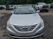 ✅ 2014 Hyundai Sonata SE • VIN: 5NPEC4AC0EH923411 • Лот: 70646295. Опубликован ранее на Copart с пробегом 141 830 миль. Бесплатный доступ к архиву аукционных продаж из США и подробный отчёт об истории автомобиля на DreamBid. Изображение 5.