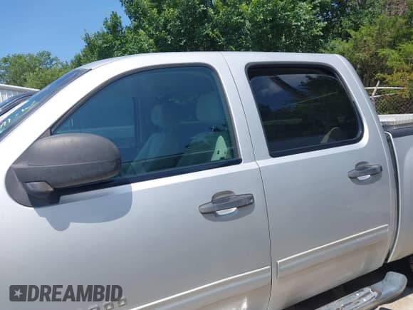 2010 Chevrolet Silverado 1500 LT z VIN 3GCRCSEAXAG186638, wystawiony jako IAAI lot #42680769 z przebiegiem 240 568 mil mil oraz . Historia ofert i sprzedaży dostępna na DreamBid. Obrazek 14.