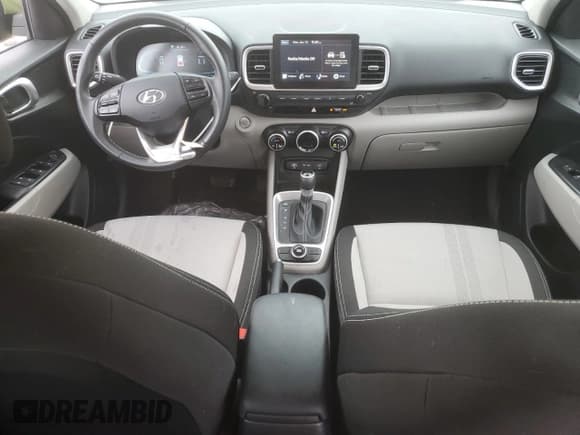 ✅ 2024 Hyundai Venue SEL • VIN: KMHRC8A35RU317487 • Lot: 87356974. Listed on Copart with 7,611 mi. Free auction sales archive from the USA and detailed vehicle history report at DreamBid. Image 8.